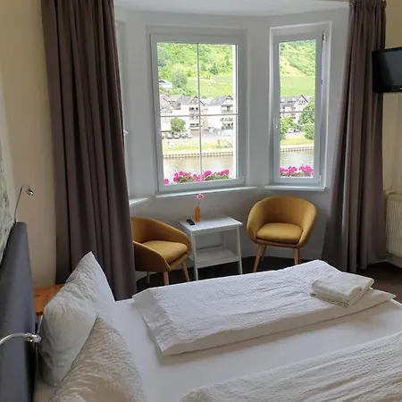 Гостевой дом Haus Burgfrieden 3*