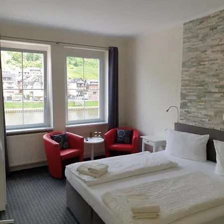 Haus Burgfrieden Гостевой дом